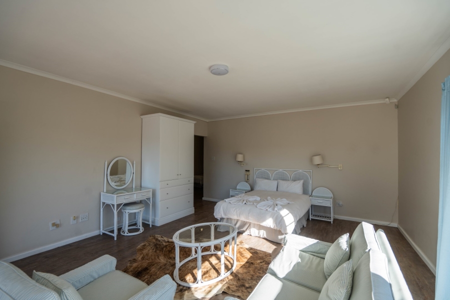 6 Bedroom Property for Sale in West Bank Eastern Cape
